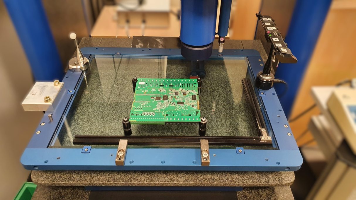 Mesure 2D optique sur PCB.
